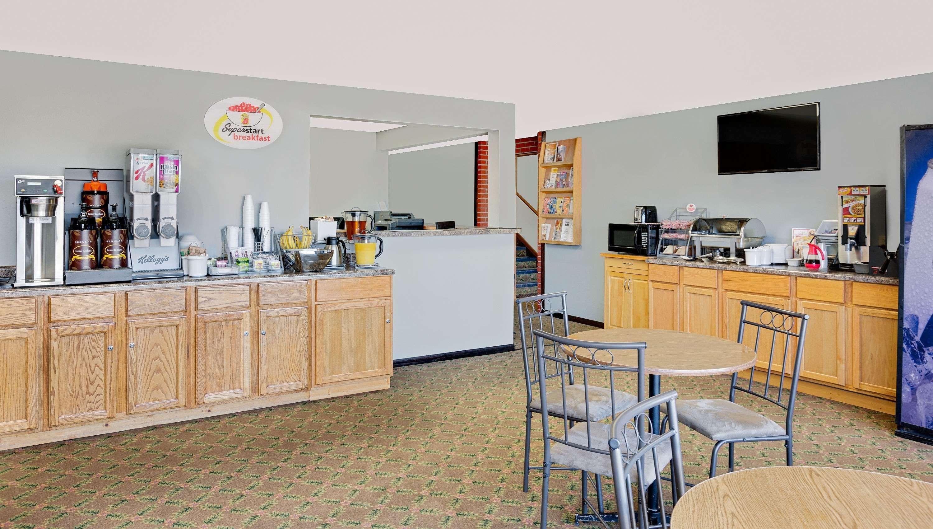 Motel Super 8 By Wyndham Macomb Exterior foto